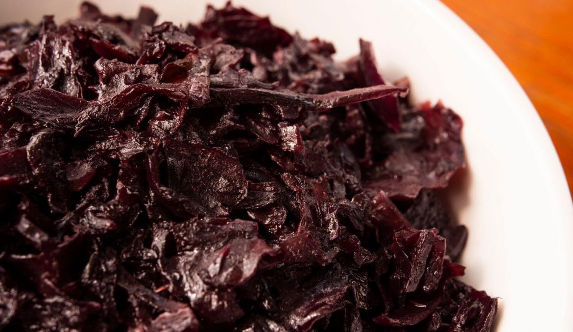 Red stewed cabbage
